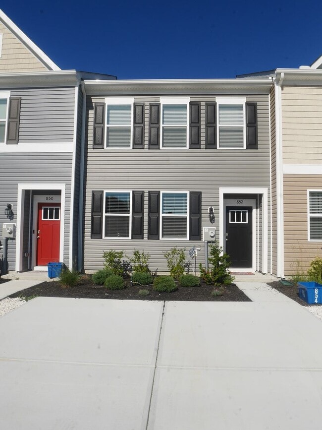 Building Photo - Live Modern in Salisbury – 3BR Townhome wi...