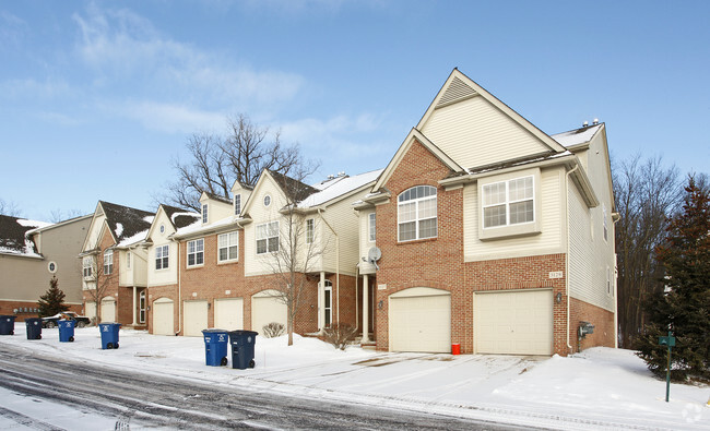 Building Photo - Berkshire Creek