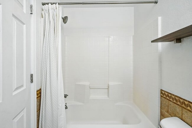 Building Photo - Updated Home in Sunnyside!