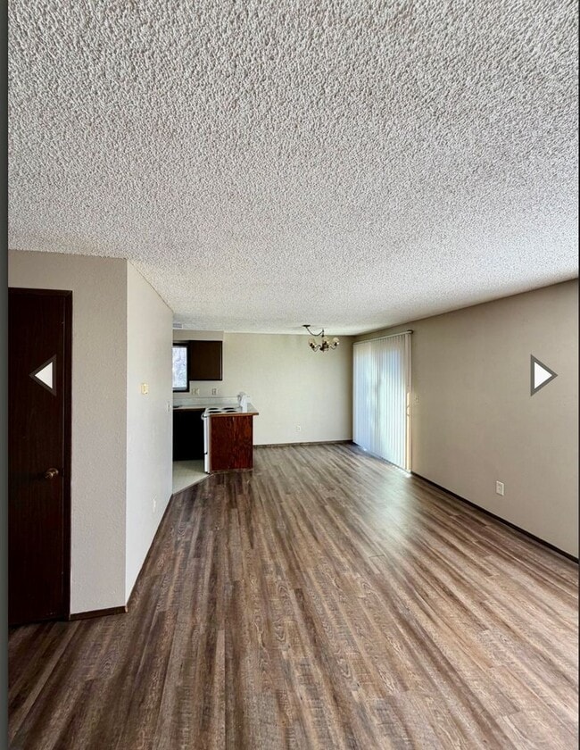 Building Photo - 2bdrm, 1 bath apartment in Moyina Heights. Water,sewer & garbage included