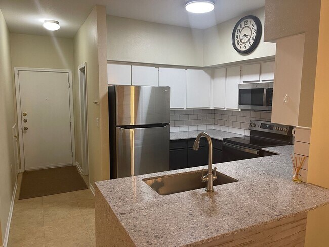 Building Photo - College Station - 4 Bedroom / 2.5 Bath / 2...