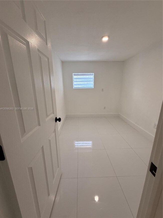 Building Photo - 6716 NW 6th Ave