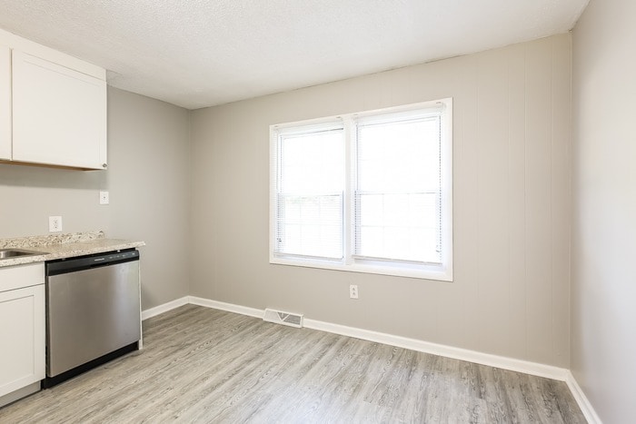 Building Photo - 1905 State Rd S-42-3392