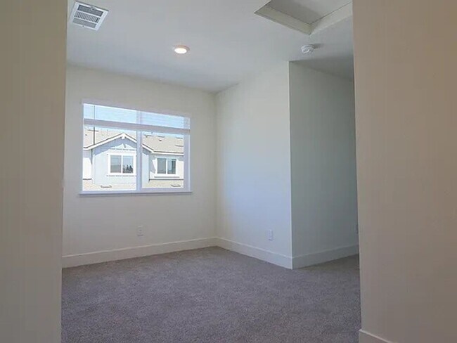 Building Photo - BRAND NEW - GRANITE - STAINLESS - LVP - CE...