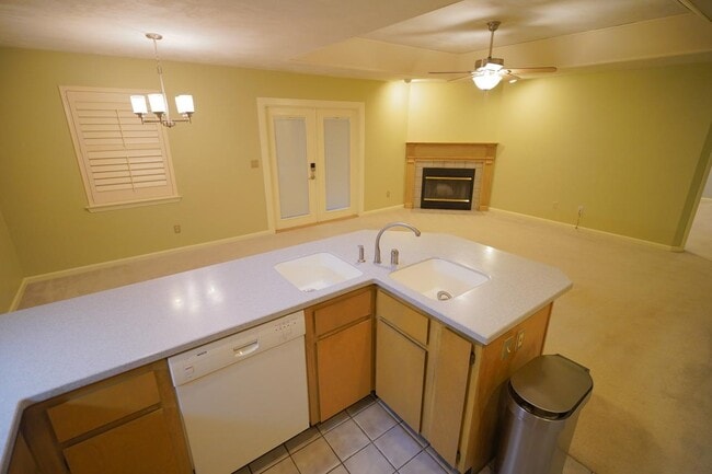 Building Photo - 4424 Stratfordshire Ct