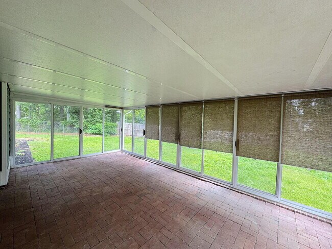 Building Photo - Gorgeous Ranch Style Home in Garner!