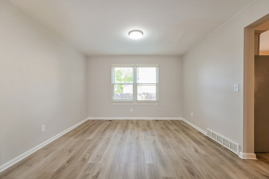 Building Photo - 645 S Joplin St