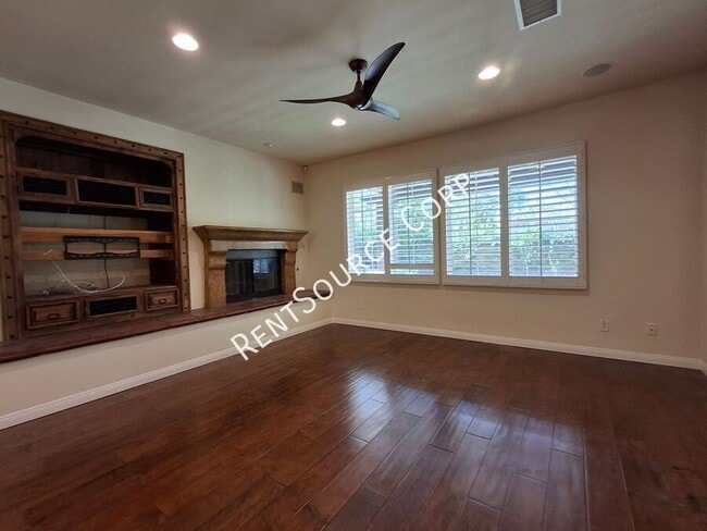 Building Photo - 24310 Las Palmas St