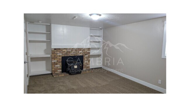 Building Photo - 4 BR House For Rent in Midvale