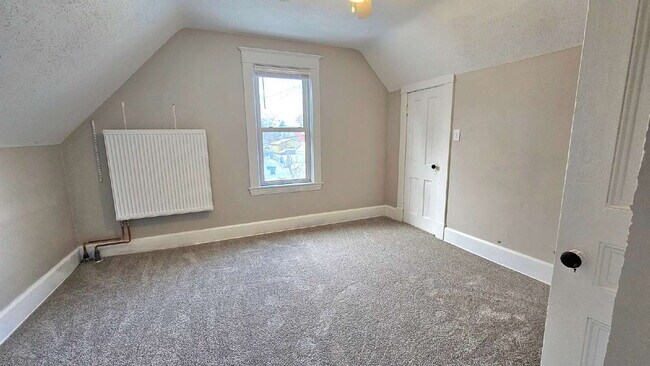 Building Photo - 3-Bed 1.5 bath Home on Payne Avenue with Spacious 2310 Sq Ft Layout – Ideal Saint Paul Living!"