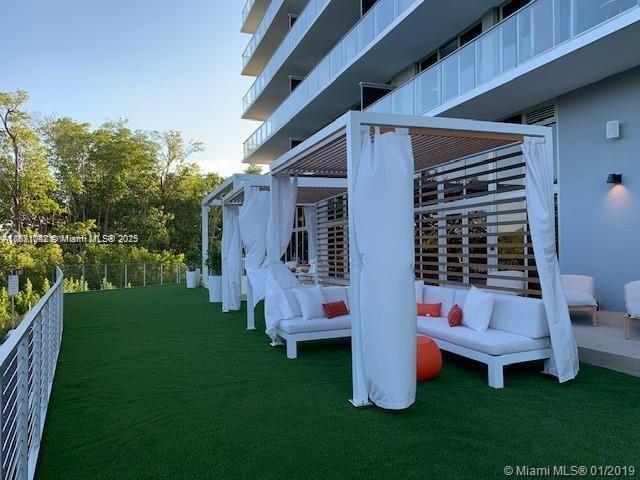Building Photo - 16385 Biscayne Blvd