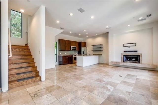 Building Photo - 4302 Deere St