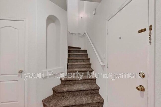 Building Photo - 6520 Los Pueblos Pl NW