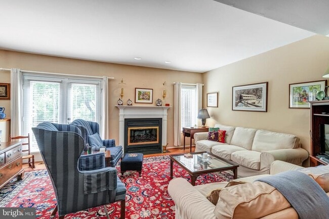 Building Photo - 71 Amity Dr