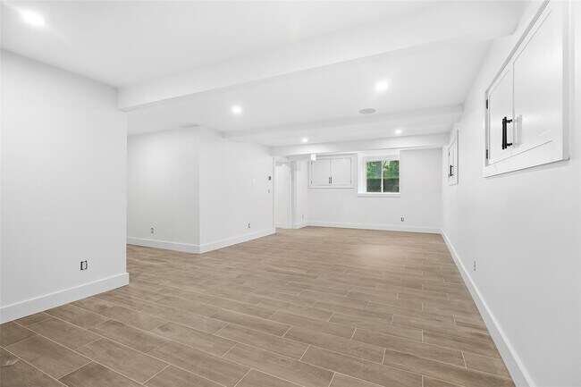 Building Photo - 2 Lavender Ln