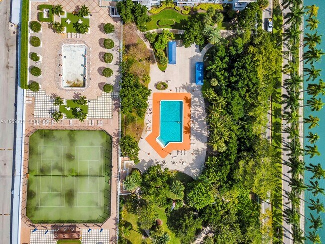 Building Photo - 2851 NE 183rd St