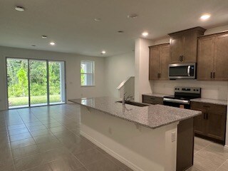 Building Photo - 1650 Greenleaf Wds Cv