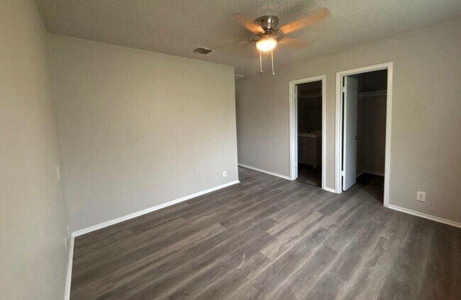 Building Photo - 4146 Sunrise Crest Dr