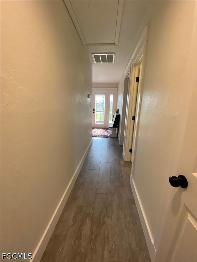 Building Photo - 5156 Sunnybrook Ct