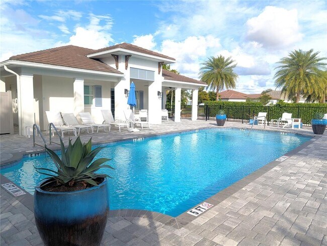 Building Photo - 7744 Sandhill Lake Dr