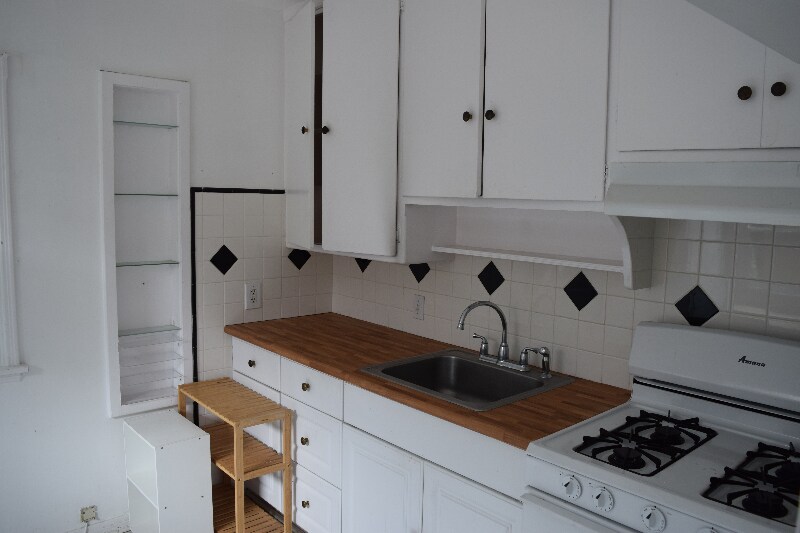 Building Photo - 1807-18011 Grace Ave