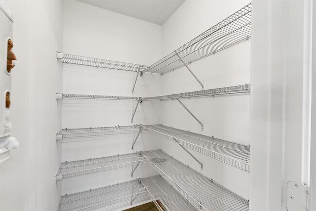 Building Photo - 4034 Falvel Shadow Creek Dr