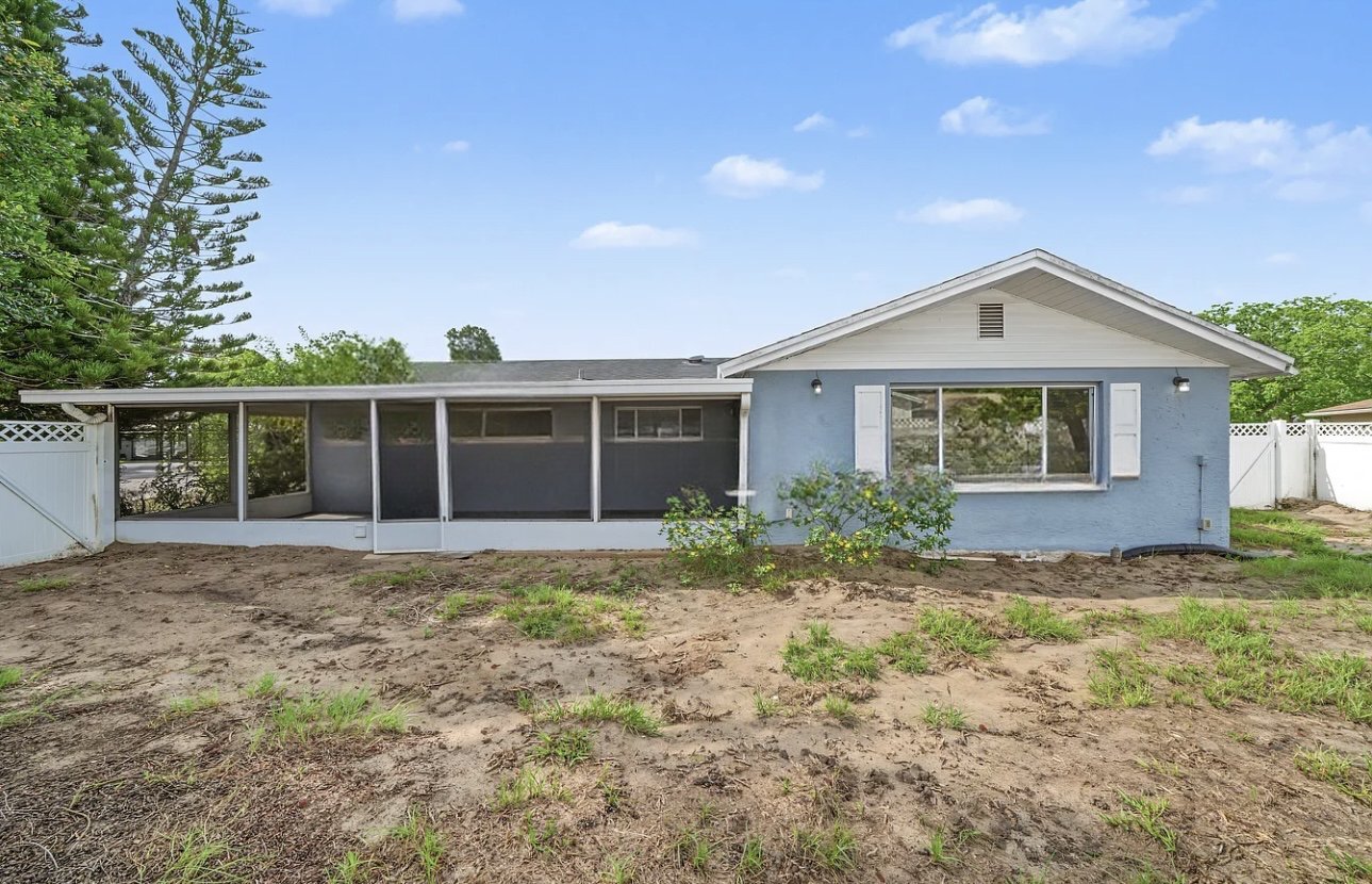 Building Photo - 7713 Seashore Dr