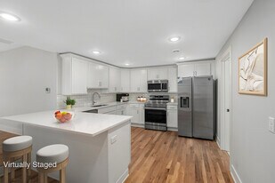 Building Photo - 751 Veto St NW