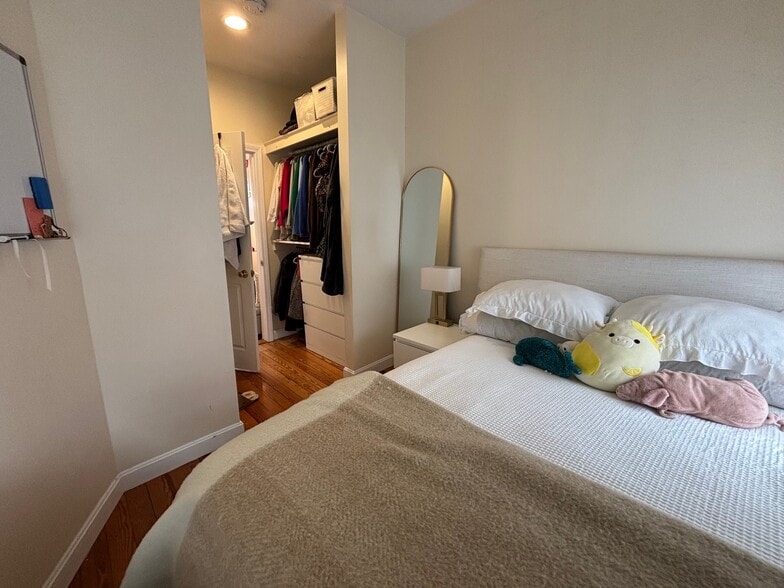 Building Photo - 8 Grove St