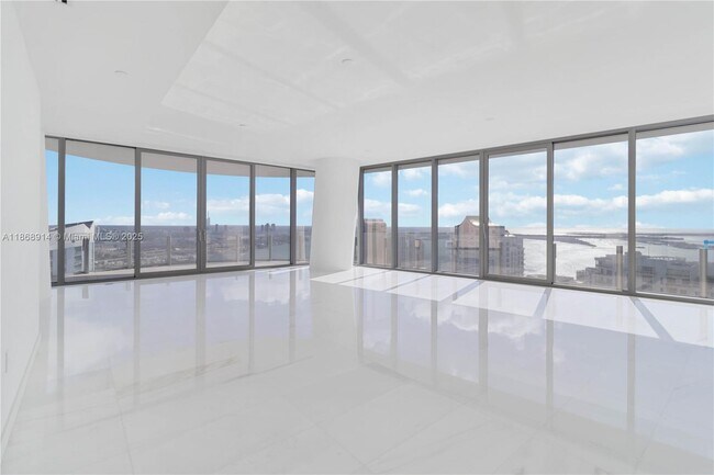 Building Photo - 300 Biscayne Blvd Way