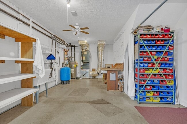 Building Photo - 7506 Sleepy Hollow Rd