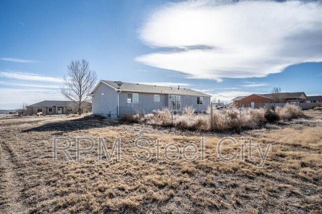 Building Photo - 265 N Paramount Ln