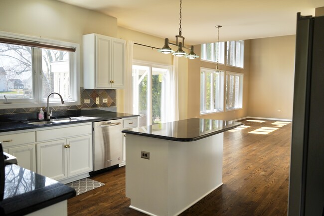 Building Photo - 5739 Rosinweed Ln