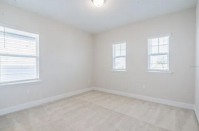 Building Photo - Stunning 5-Bedroom Executive Home with Lak...