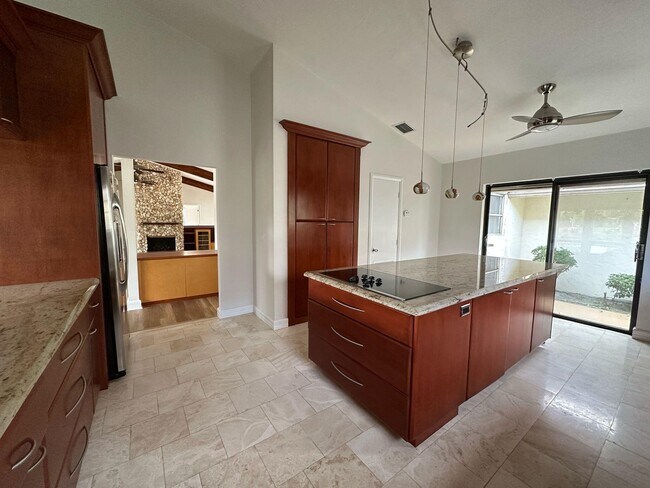 Building Photo - 7243 Encina Ln