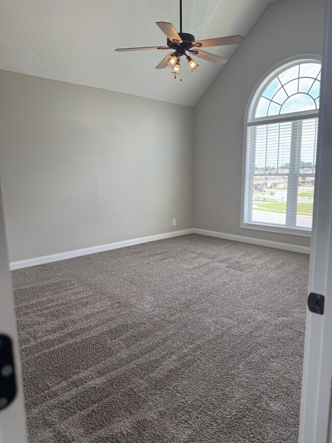 Building Photo - 1062 Harrison Way