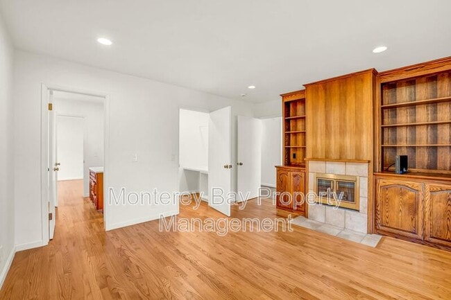 Building Photo - 4083 Sunset Ln