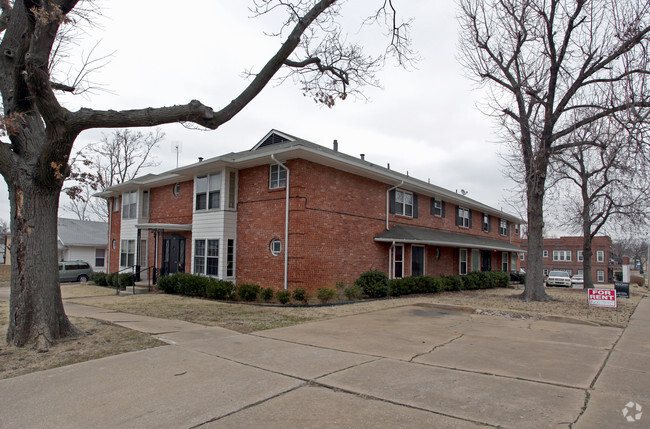 Primary Photo - 1239 S Rockford St