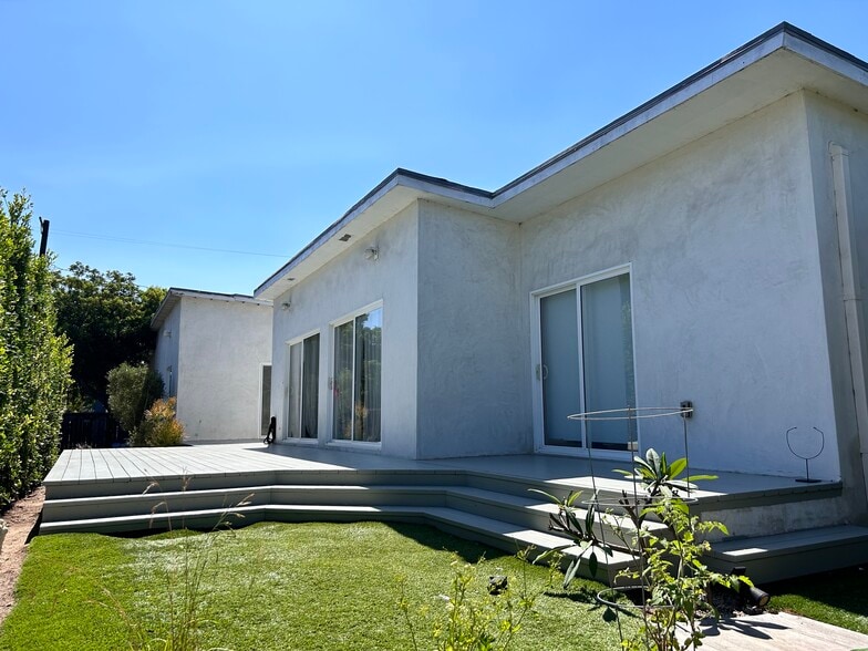 Building Photo - 1403 Oakwood Ave