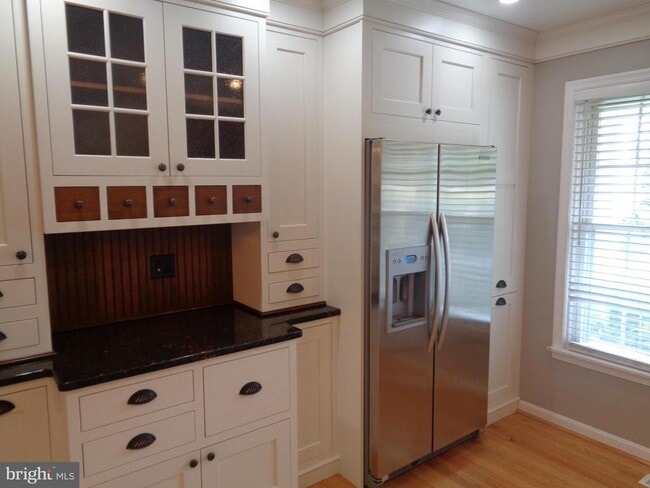 Building Photo - 10 Donagh Ct