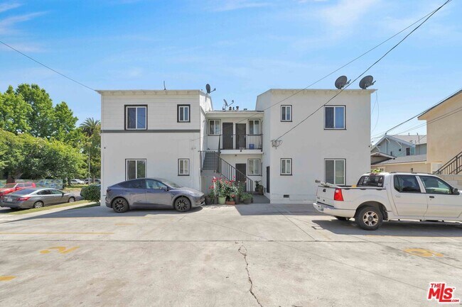 Building Photo - 2452 W 18th St