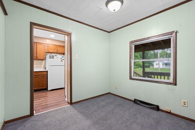 Building Photo - 104 Smithtown Rd