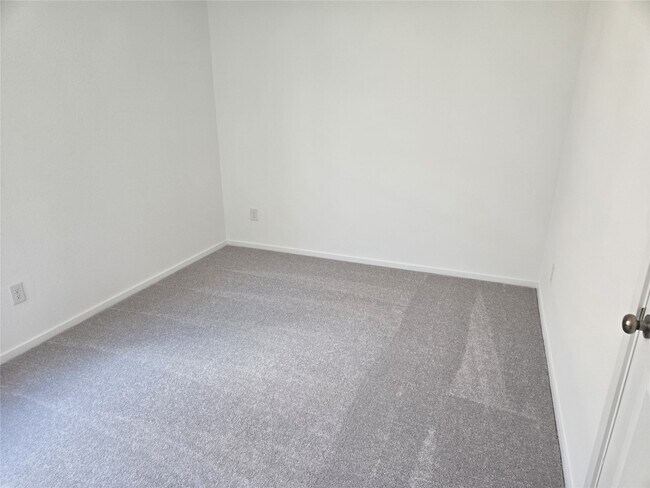 Building Photo - 6758 Sunset Velvet Dr