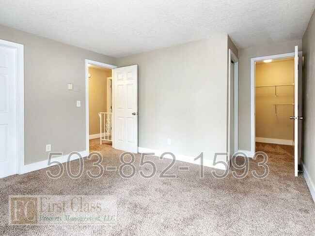 Building Photo - 4319 SE 37TH Ave