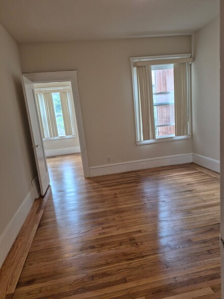 Building Photo - 1370 20th Ave