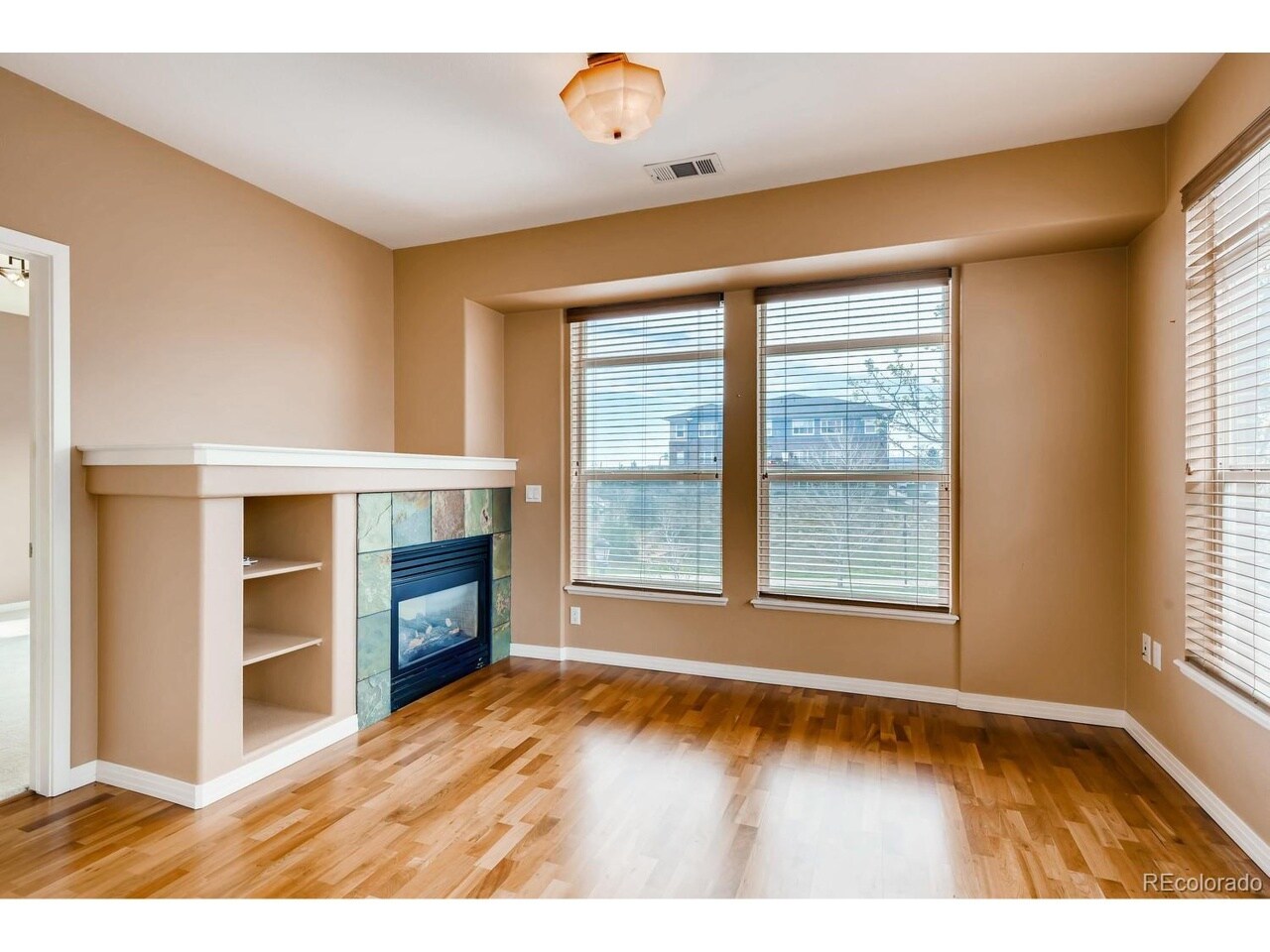 Building Photo - 10176 Park Meadows Dr
