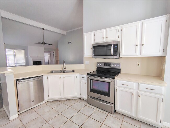 Building Photo - 4403 Waterfall Way