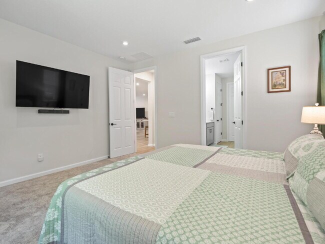Building Photo - Spacious 3-Bedroom Home with Granite Touches!