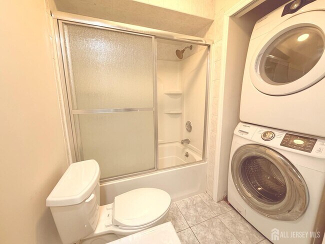 Building Photo - 60 Lear Ct