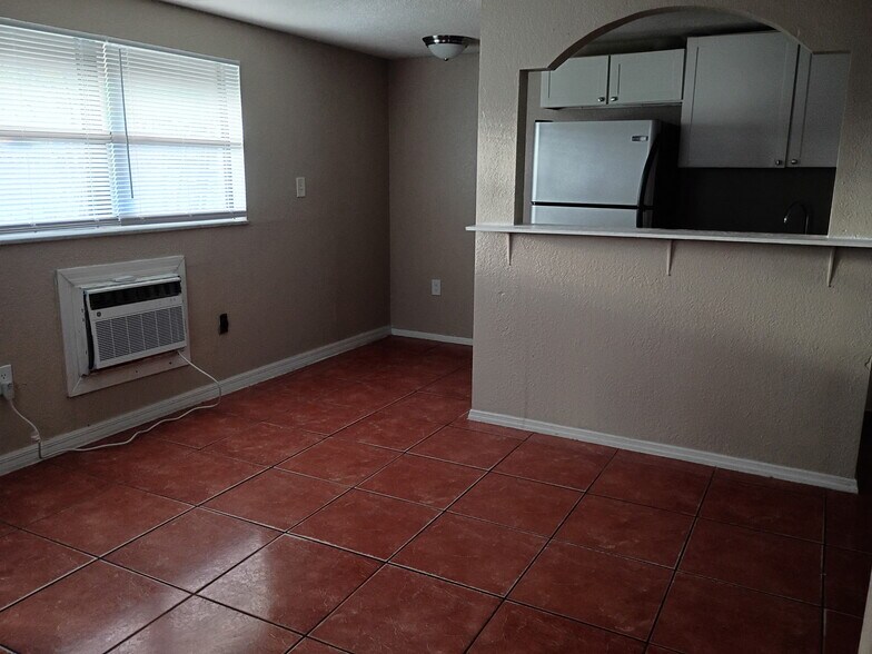 Building Photo - 9409 Eastfield Rd